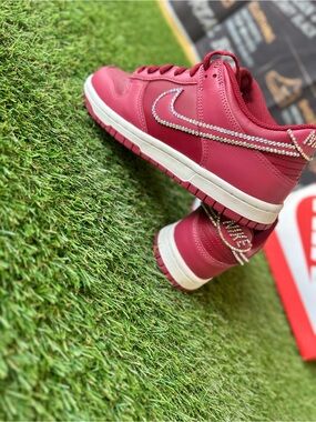 ✨ Custom Nike Dunk Low GS Rhinestone Swoosh Red/Burgundy Girls 4.5Y Women’s 6 ✨